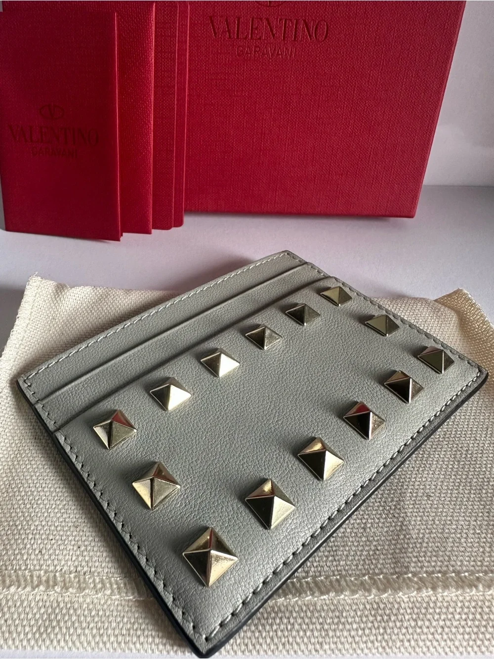 NWT Valentino Garavani Rockstud Light Grey Leather Card Holder Full Set
